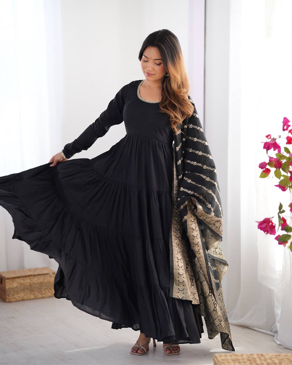 Heavy Soft Fox Georgette Gown Set with Sequins & Jari Work – Elegant Party & Wedding Wear